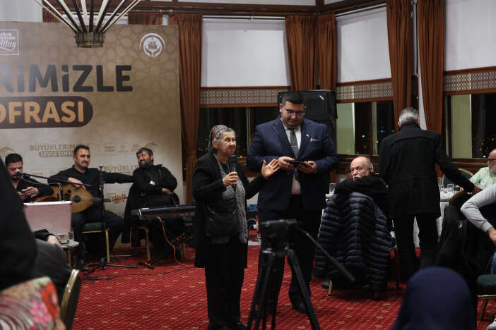 konya-buyuksehir-huzurevi-sakinlerine-sofrasini-acti