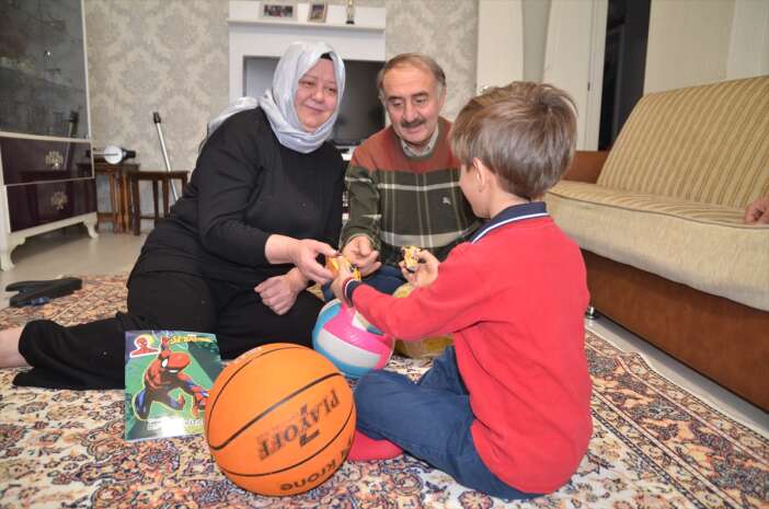 konyali-cift-evlat-sevgisini-durduramadi