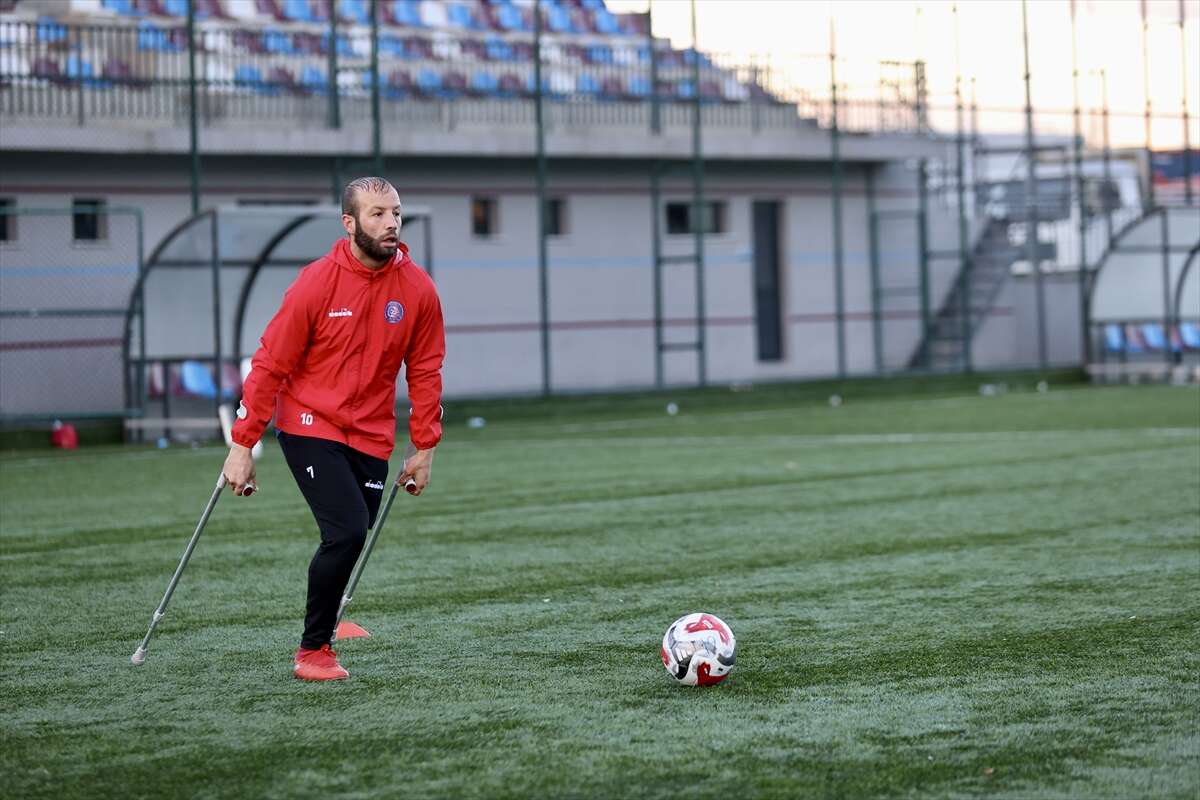 engel-tanimayan-bir-tutku-bacagini-kaybetti-futbolu-birakmadi