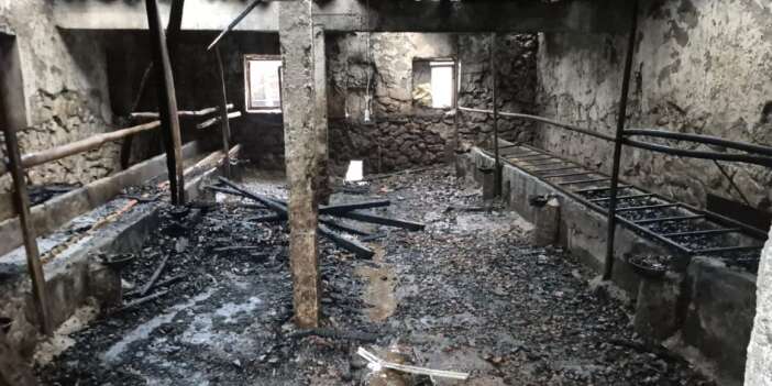 ahir-alevlere-teslim-oldu-bitisikteki-eve-de-sicradi