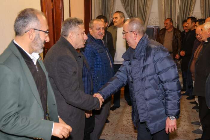 meramda-her-mahallenin-ikinci-bir-muhtari-var