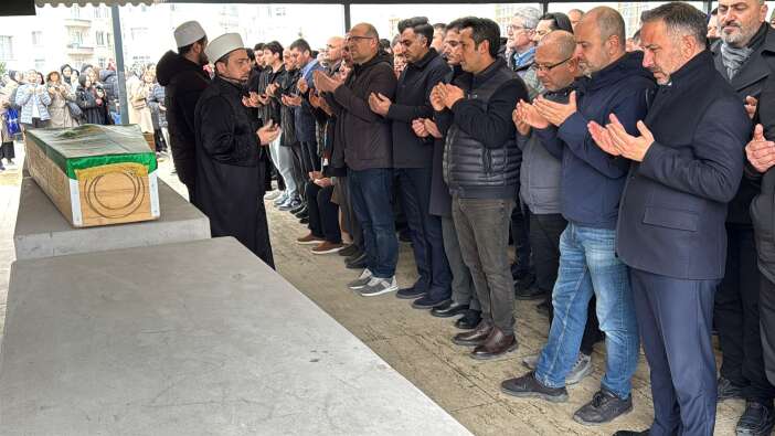 hali-sahada-facia-43-yasindaki-ogretmen-hayatini-kaybetti