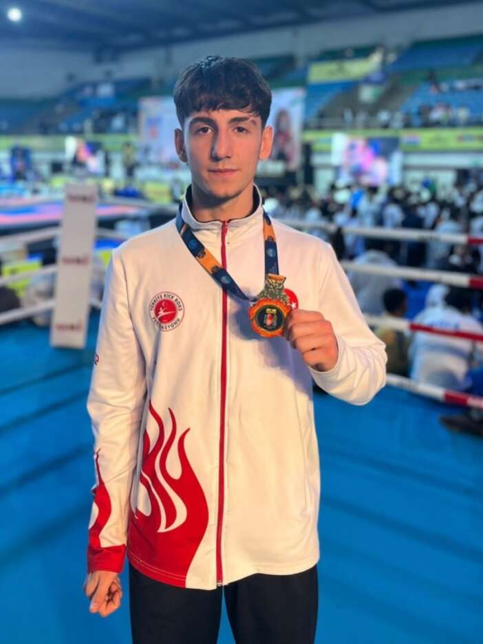 konyali-milli-sporcudan-kick-boksta-buyuk-basari