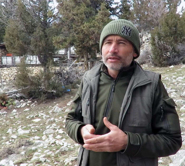 konyada-ayi-panigi-mahalleli-diken-ustunde