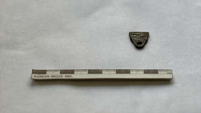 konyanin-meram-ilcesinde-ilginc-bir-muska-bulundu-uzerinde-ters-yazilar-var