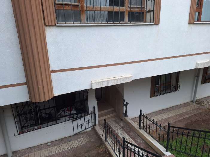 aileyi-katletmisti-cezaevinden-11-gunlugune-izinli-cikmis