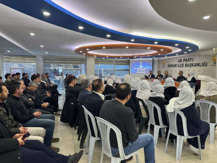 ak-parti-meramdan-basortusu-hakaretine-anlamli-tepki