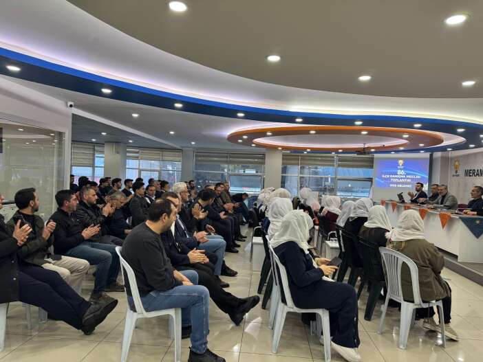 ak-parti-meramdan-basortusu-hakaretine-anlamli-tepki