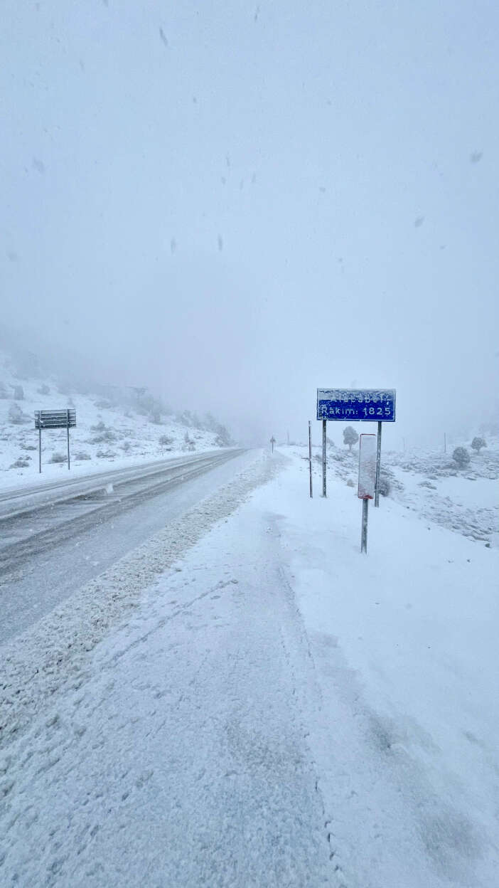 konya-yolunda-kar-kalinligi-10-santime-ulasti