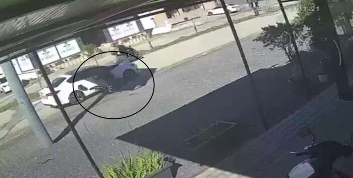 otomobilin-carptigi-bisikletli-hayatini-kaybetti