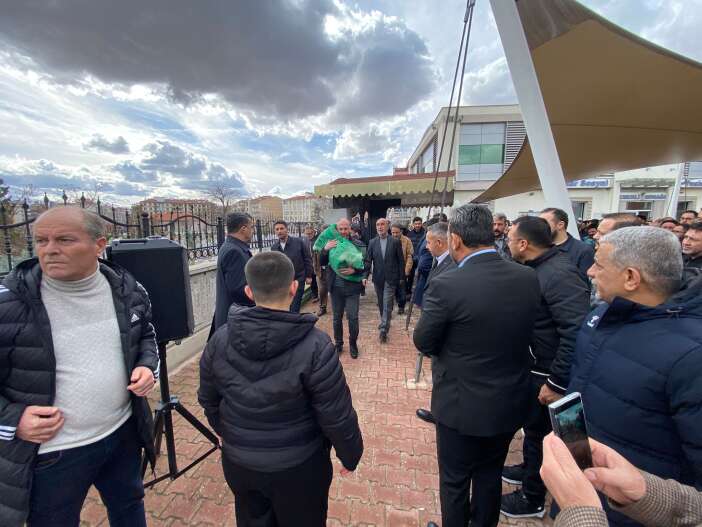 ahsen-vildan-bebege-konyada-aci-veda