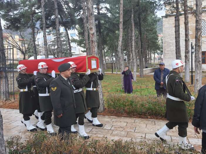 kore-gazisi-kazim-cetinkaya-konya-aksehirde-son-yolculuguna-ugurlandi