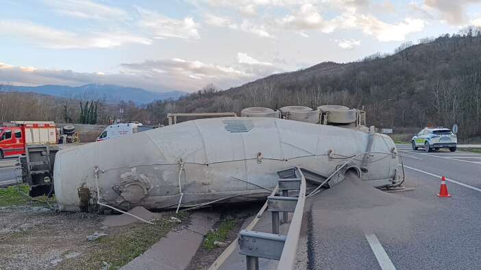 beton-tankeri-devrildi-mehmet-gokbayrak-feci-sekilde-can-verdi