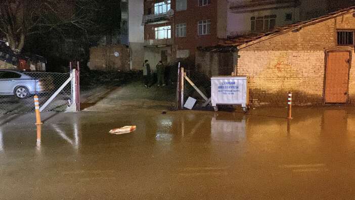 2-genc-silahla-vuruldu