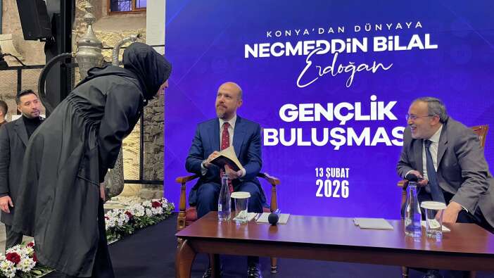 bilal-erdogan-konyada-bulustugu-genclere-evlilik-ve-cocuk-cagrisi-yapti