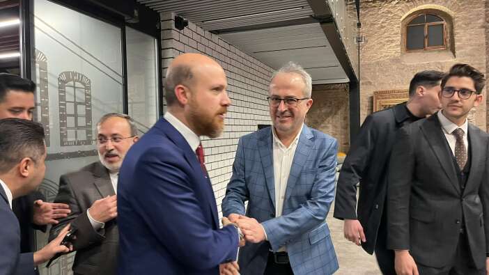 bilal-erdogan-konyada-bulustugu-genclere-evlilik-ve-cocuk-cagrisi-yapti