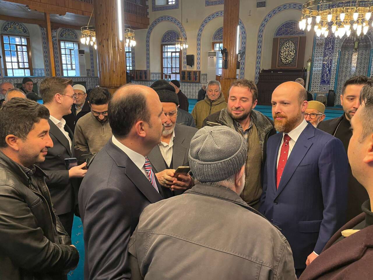 bilal-erdogan-konyada-kapu-camisinde-vatandasla-bulustu