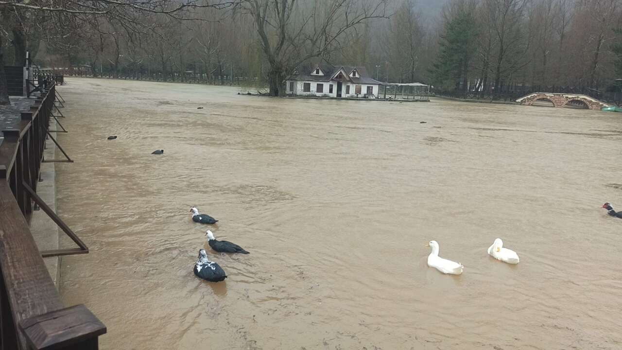 konyada-saganak-sonrasi-golet-tasti-tarim-arazileri-sular-altinda