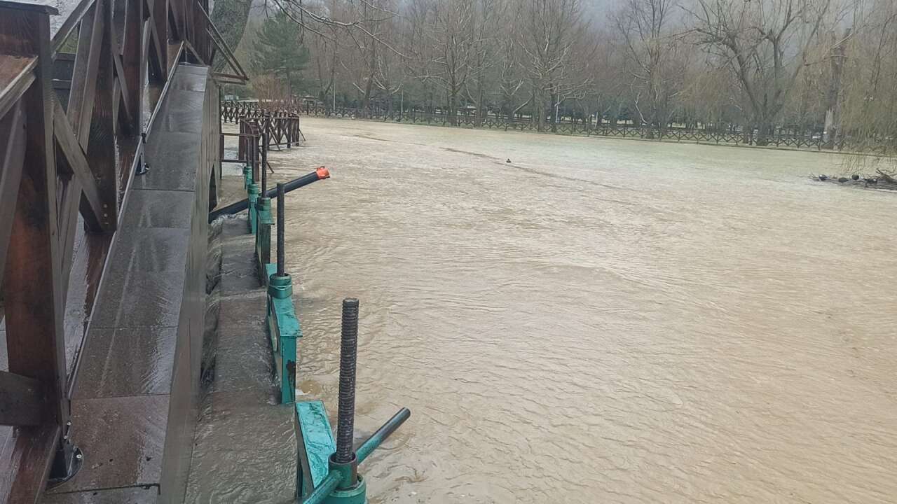 konyada-saganak-sonrasi-golet-tasti-tarim-arazileri-sular-altinda