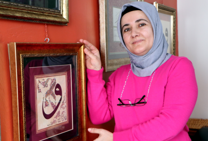 konyali-hat-sanatcisinin-eserlerine-14-subat-icin-yogun-talep