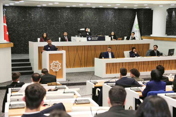 meram-belediyesi-gelecegin-siyasetcilerine-kapilarini-acti