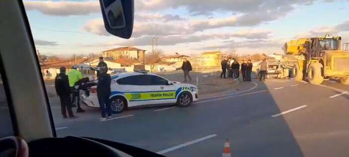 konyada-ayni-yolda-kaza-ustune-kaza-bu-kez-3-arac-carpisti