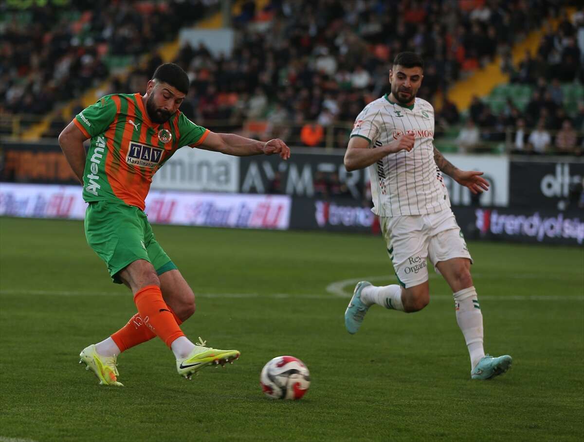 konyaspor-alanyada-yikildi-bardhinin-golu-yetmedi