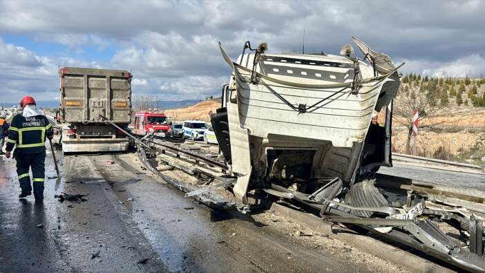 tir-surucusu-bu-kazadan-sag-kurtuldu