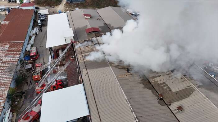 toptancilar-sitesinde-yangin-cikti