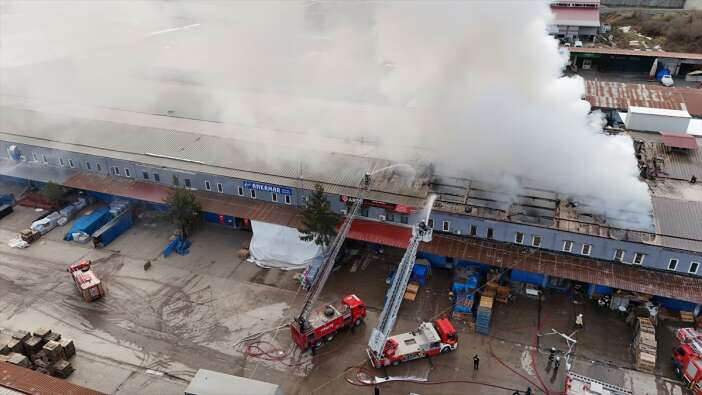 toptancilar-sitesinde-yangin-cikti