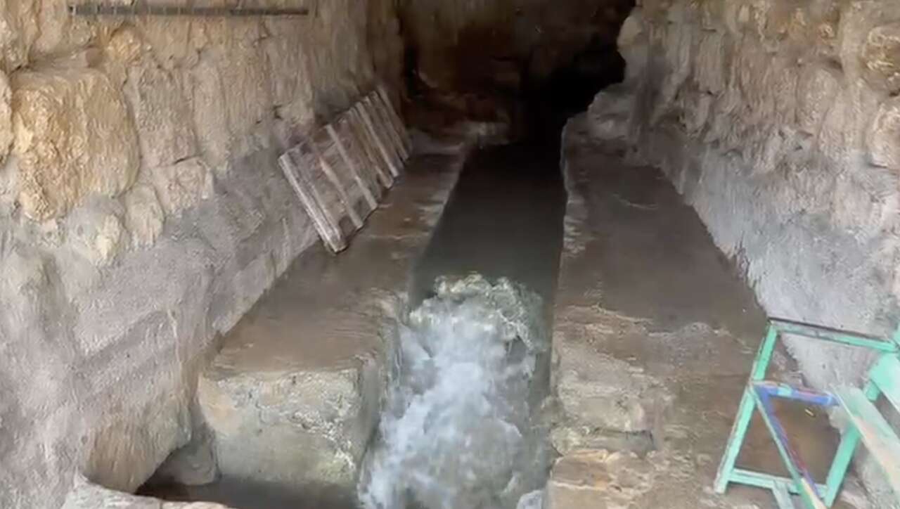 4uncu-muratin-yaptirdigi-380-yillik-camide-tarihi-an-birden-canlandi