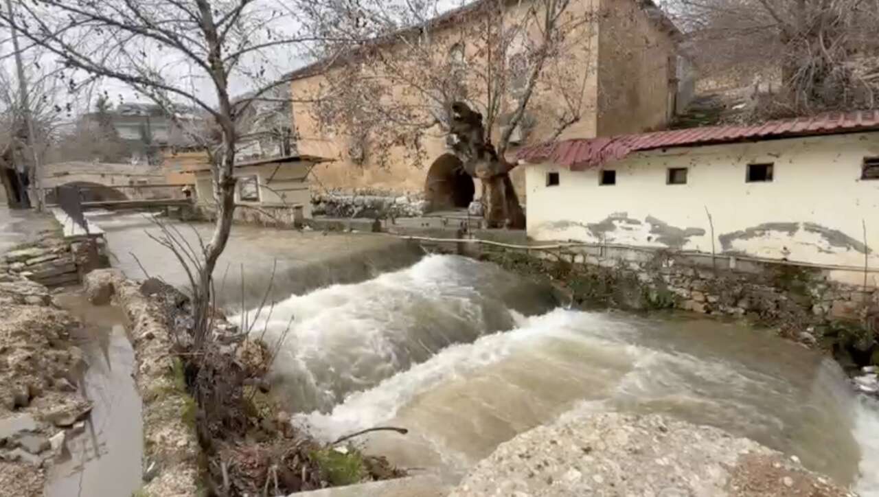 4uncu-muratin-yaptirdigi-380-yillik-camide-tarihi-an-birden-canlandi