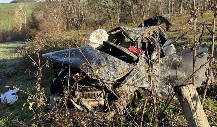 kontrolden-cikan-otomobil-tarlaya-uctu-yigit-karaosman-hayatini-kaybetti