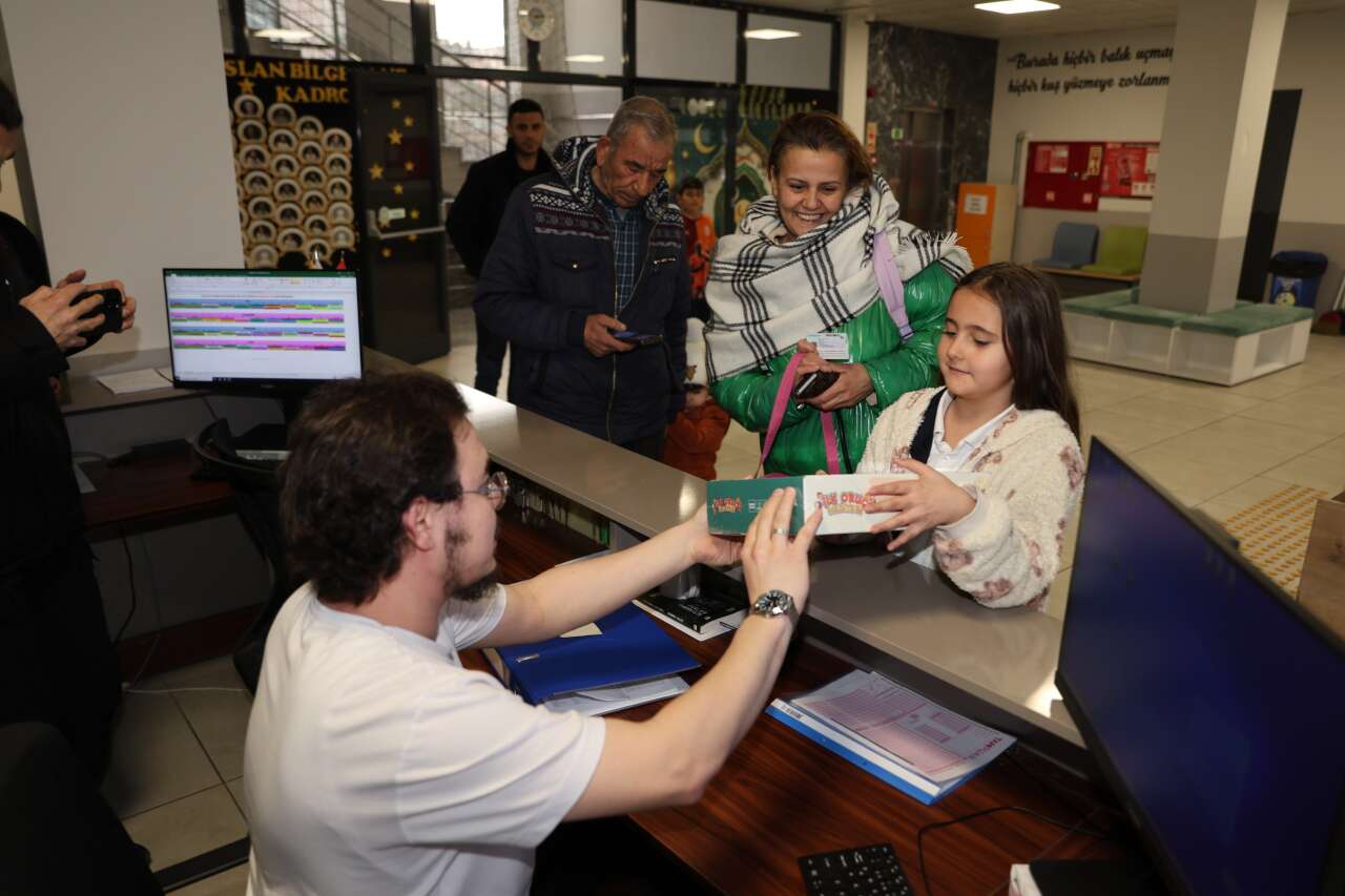 konya-buyuksehirden-50-bin-cocuga-ilk-oruc-hediyesi-dagitimlar-basladi