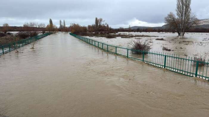 konyada-gembos-kanali-tasti-tarim-arazileri-suya-gomuldu