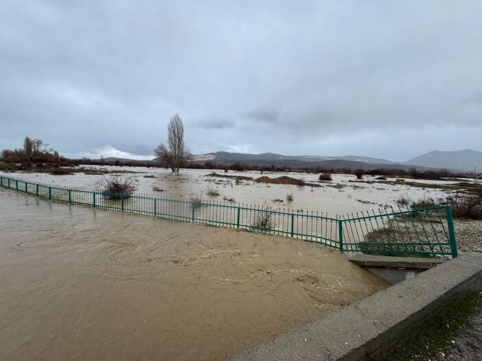 konyada-gembos-kanali-tasti-tarim-arazileri-suya-gomuldu