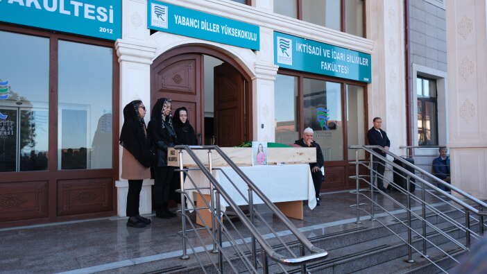 ogretim-uyesi-gulcin-bilgin-turnaya-aci-veda-10