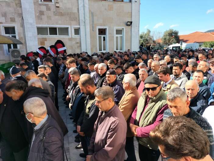 ogretmen-cengiz-ceylan-gorevi-basinda-can-verdi