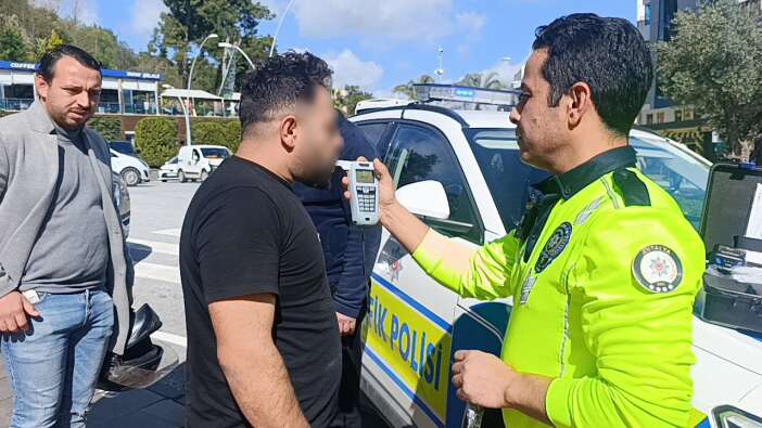 polis-cagirma-israri-basina-patladi-12-bin-870-tl-ceza-yedi