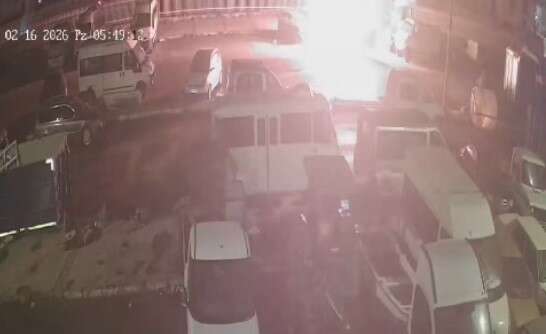 16-yasindaki-genc-geceyi-gecirmek-icin-girdigi-aracta-yanarak-can-verdi