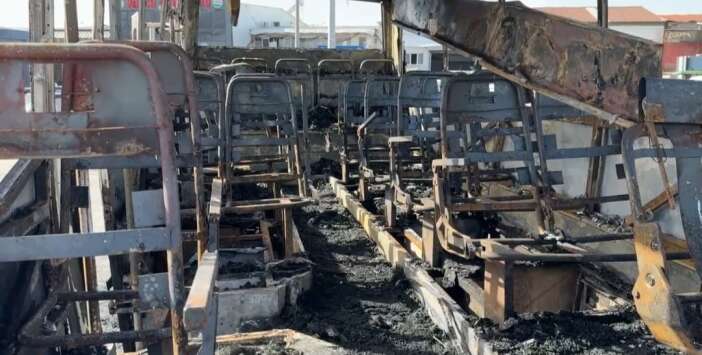 16-yasindaki-genc-geceyi-gecirmek-icin-girdigi-aracta-yanarak-can-verdi