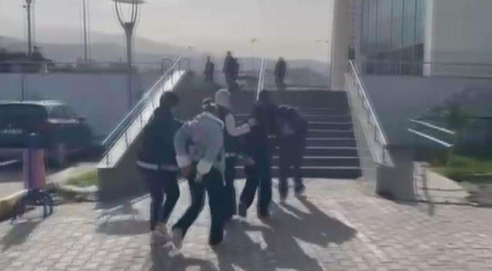 anne-baba-ve-kiz-gratisten-1-milyon-tlyi-asan-urun-caldi