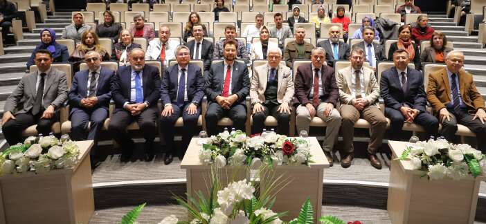 britanyali-siyasetci-mohammed-afzal-khan-konyada-ogrencilerle-bir-araya-geldi