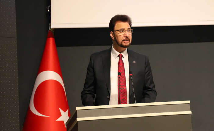 britanyali-siyasetci-mohammed-afzal-khan-konyada-ogrencilerle-bir-araya-geldi