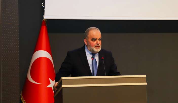 britanyali-siyasetci-mohammed-afzal-khan-konyada-ogrencilerle-bir-araya-geldi