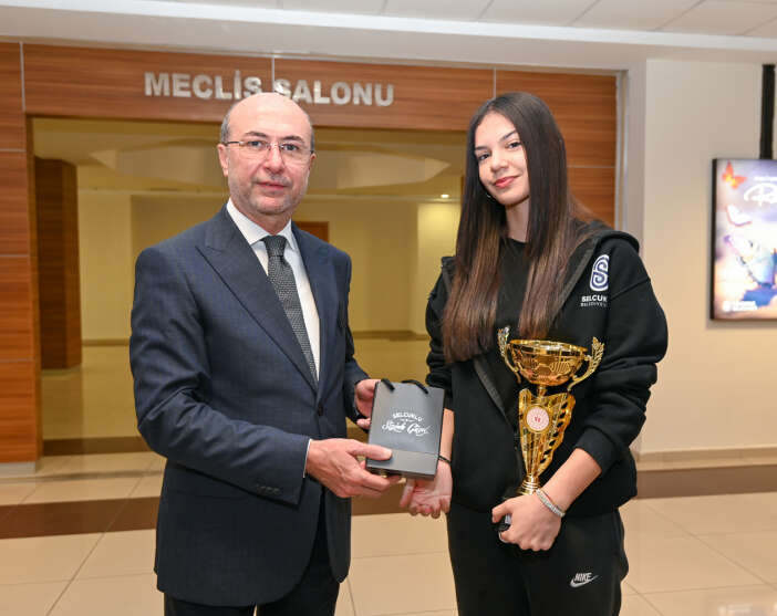 konyanin-sampiyon-sporculari-baskan-pekyatirmaci-ile-bir-araya-geldi