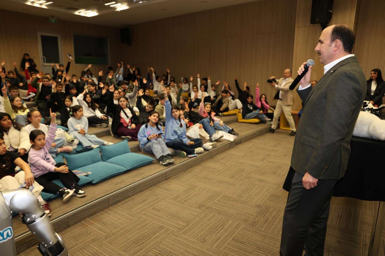 28-ilceden-14-bin-ogrenci-bilim-merkeziyle-bulusuyor