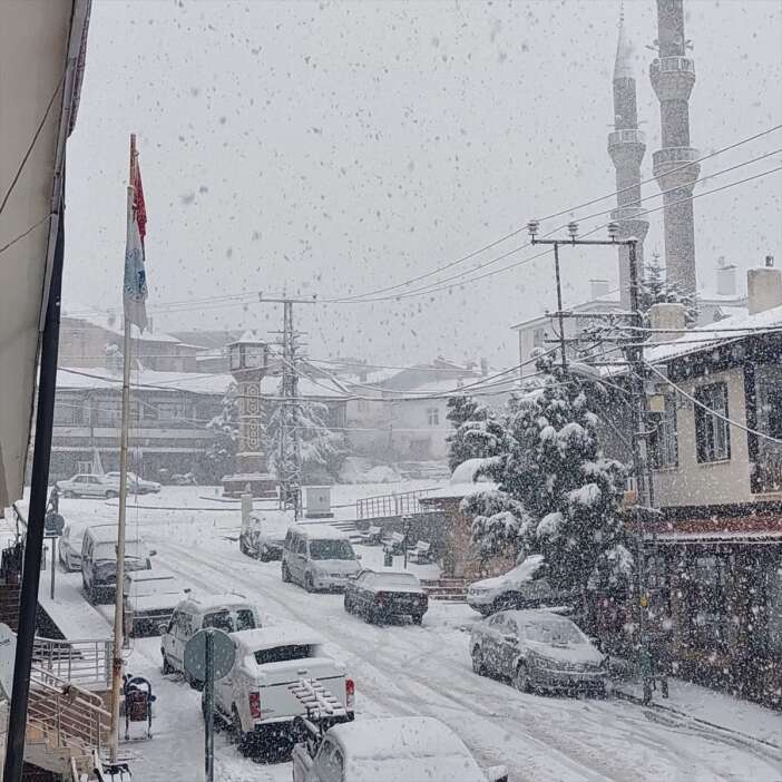 bugun-karla-beyaza-burunen-konya-derbentte-bereket-sevinci