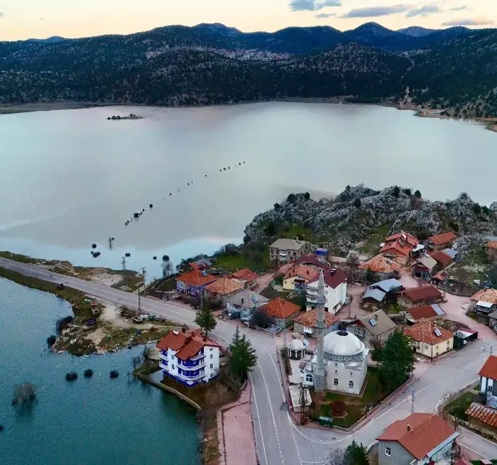 goren-unlu-kasaba-hallstatt-saniyor-burasi-konya-derebucak