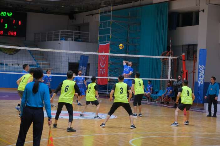 konya-buyuksehir-calisanlari-bu-sefer-kupa-icin-yaristi